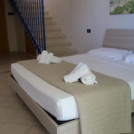 Hotel La Buca Del Gatto 3*